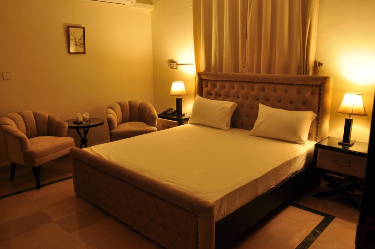 Reina Boutique Hotel - G6/3 이슬라마바드 외부 사진
